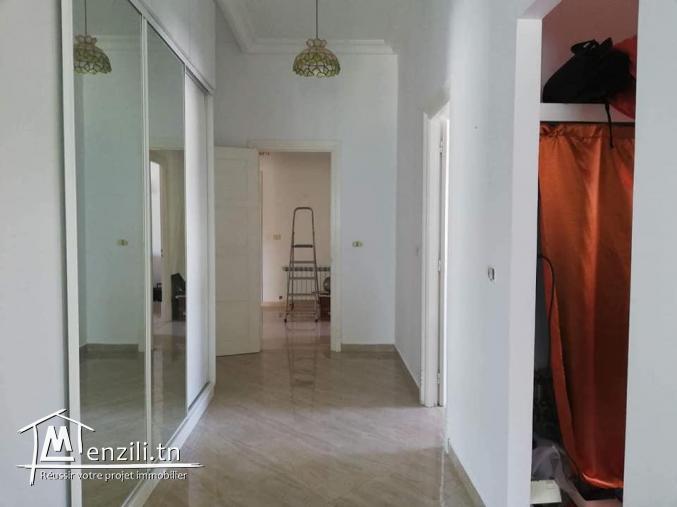 A louer ref zh une belle villa à la soukra