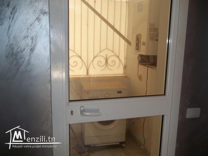 A louer luxueux appartement à la falaise.