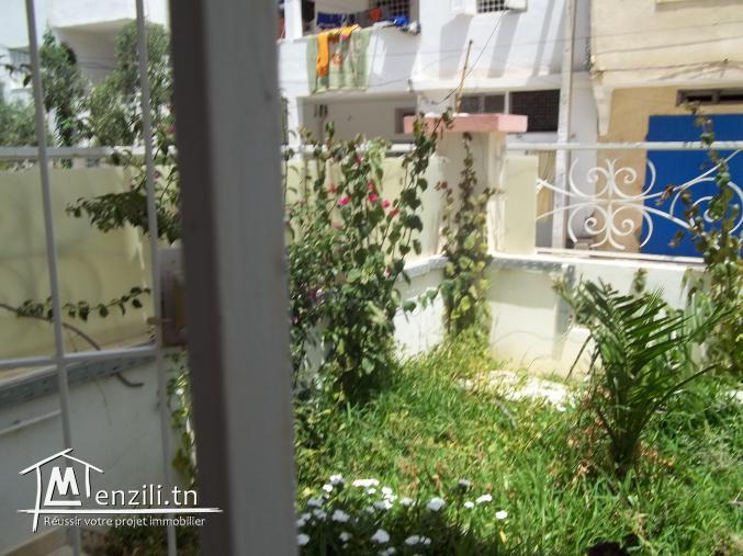 A louer luxueux appartement à la falaise.