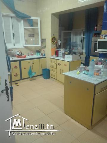 Etage de villa (2 niveaux) au bardo