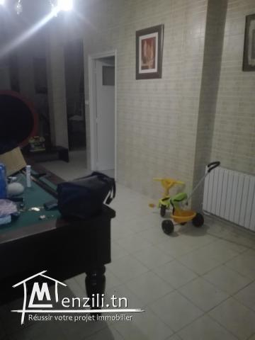 Etage de villa (2 niveaux) au bardo