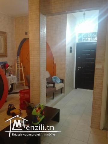 Etage de villa (2 niveaux) au bardo