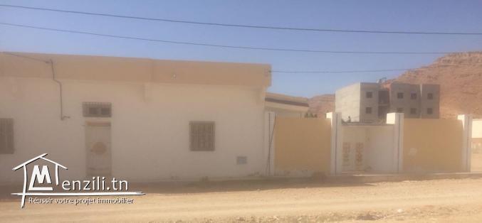 Grande villa avec garage et un studio