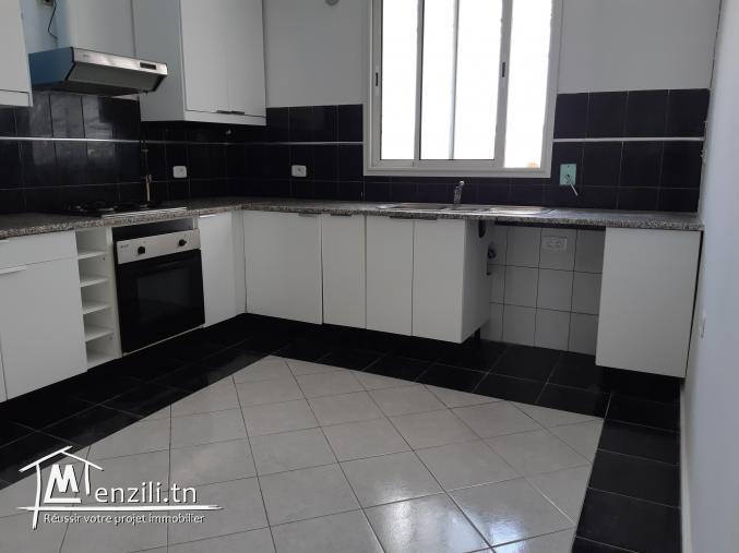 Location annuelle étage d'une villa neuve  S+3 avec une entrée independante