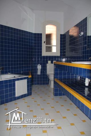 Loue maison de maitre tel 96621141