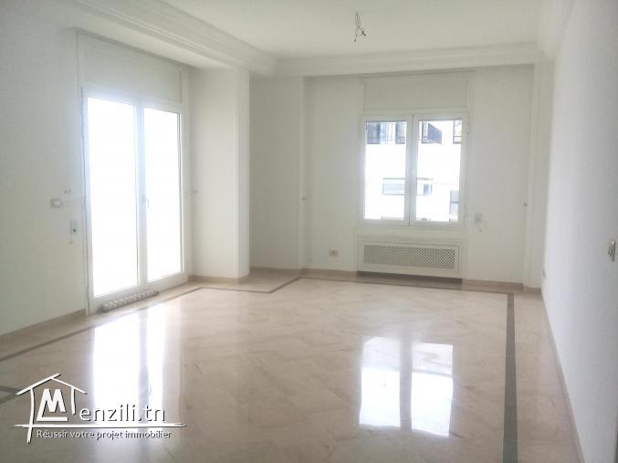 A vendre S+2 de 150 m² avec vue sur le Lac