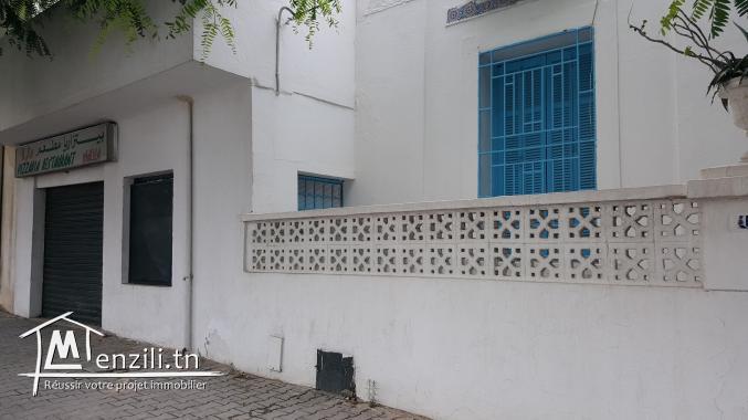 Maison attenant à un commerce