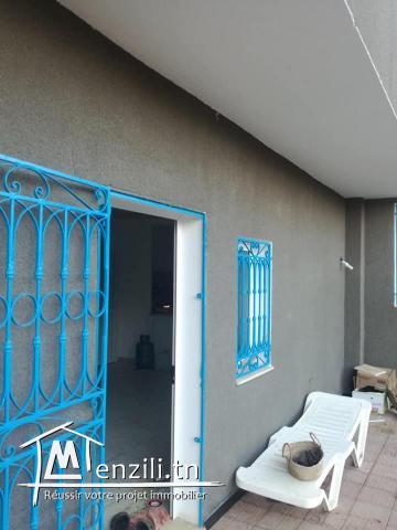 terrain et deux studio a vendre route a la plage hammem ghzaz