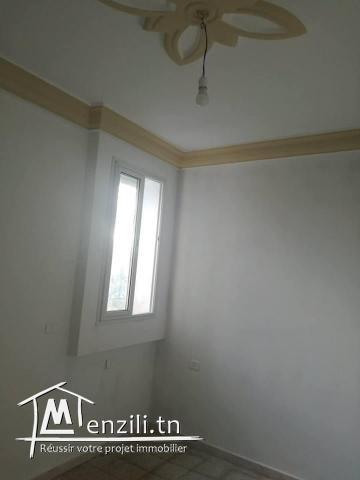 terrain et deux studio a vendre route a la plage hammem ghzaz