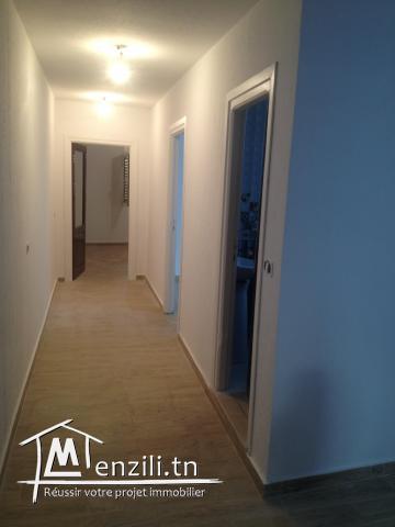 batiment a vendre à centre hawaria pour plus d'info 50522361