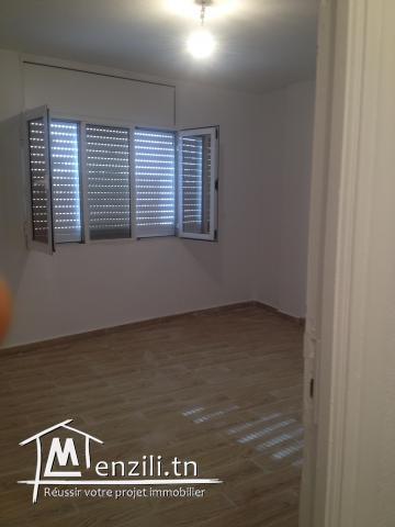 batiment a vendre à centre hawaria pour plus d'info 50522361