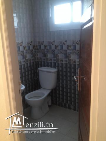 batiment a vendre à centre hawaria pour plus d'info 50522361