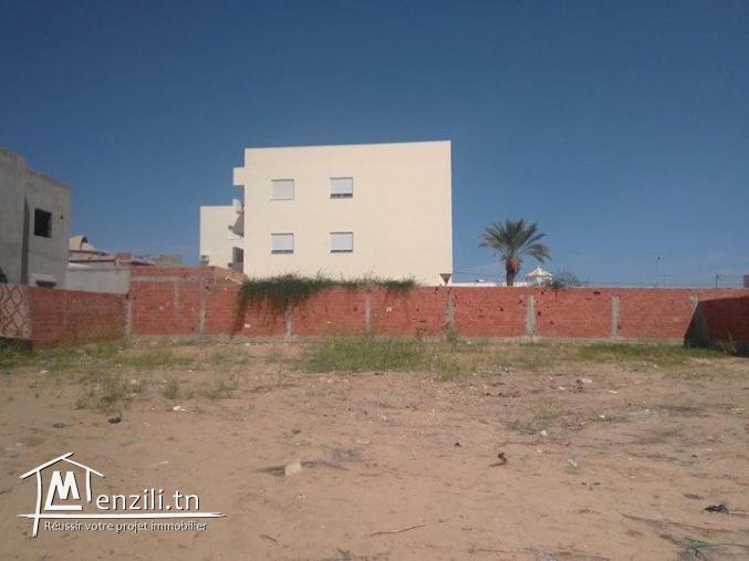 أرض للبيع في طريق السلطنية