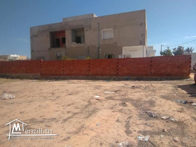 أرض للبيع في طريق السلطنية