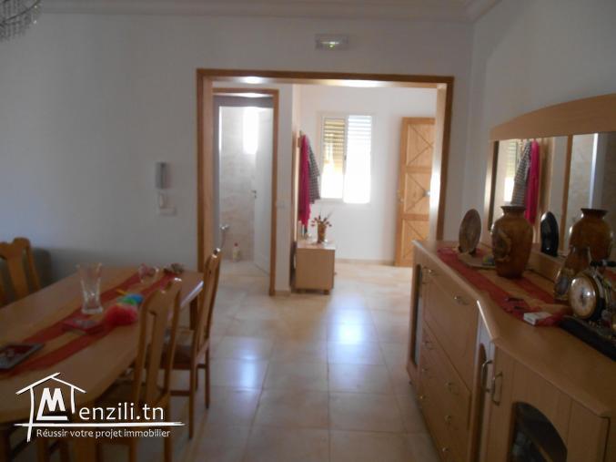 Villa à deux étages indépendants