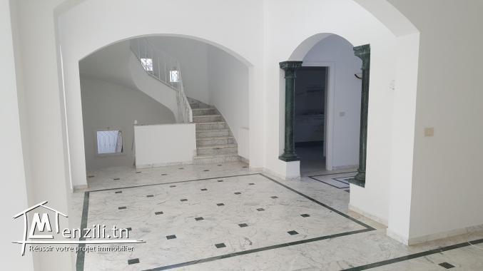 sybVLS2 villa à louer à Gammarth Supérieur