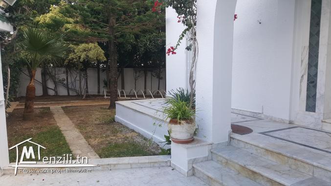 sybVLS2 villa à louer à Gammarth Supérieur