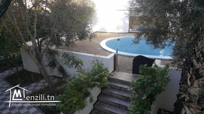 sybVLS3 villa à louer à Gammarth coté café journal