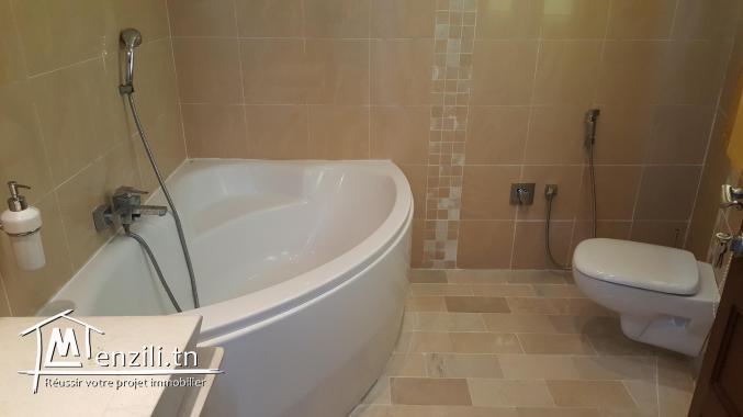 sybVLS5 villa à louer à Gammarth coté Golden Tulipe