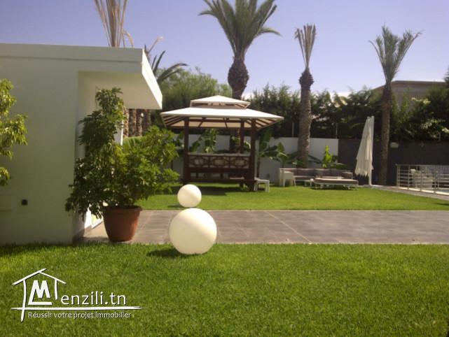 sybVVK2 villa à vendre à la Marsa aux berges du lac