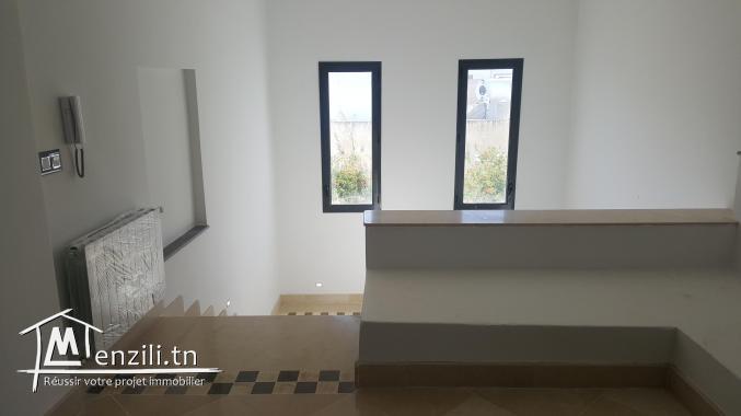 sybVLZ2 villa à louer proche de l'ISC à Carthage