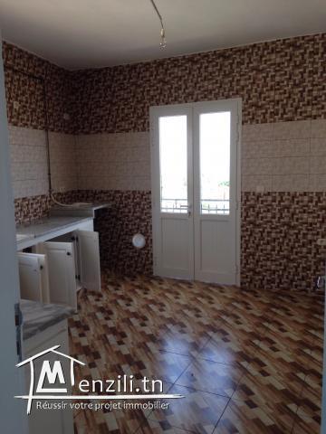 Étage de maison bon standing jamais habité à HERGLA