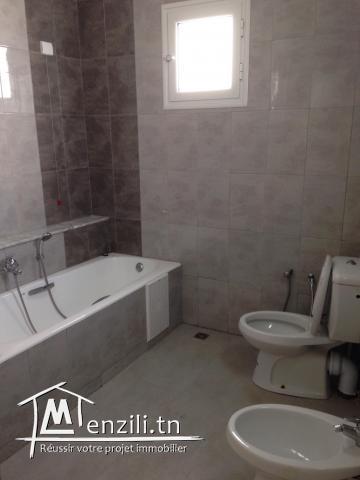 Étage de maison bon standing jamais habité à HERGLA