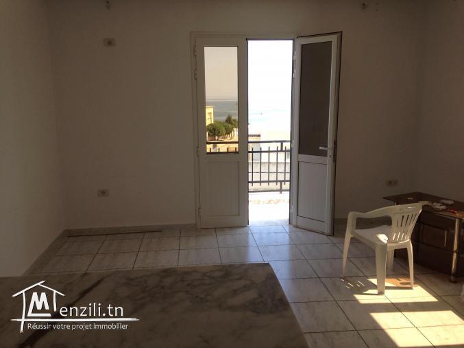 Étage de maison bon standing jamais habité à HERGLA