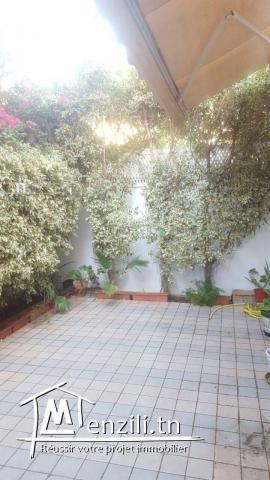 sybDLM6 Duplex à louer à la Marsa