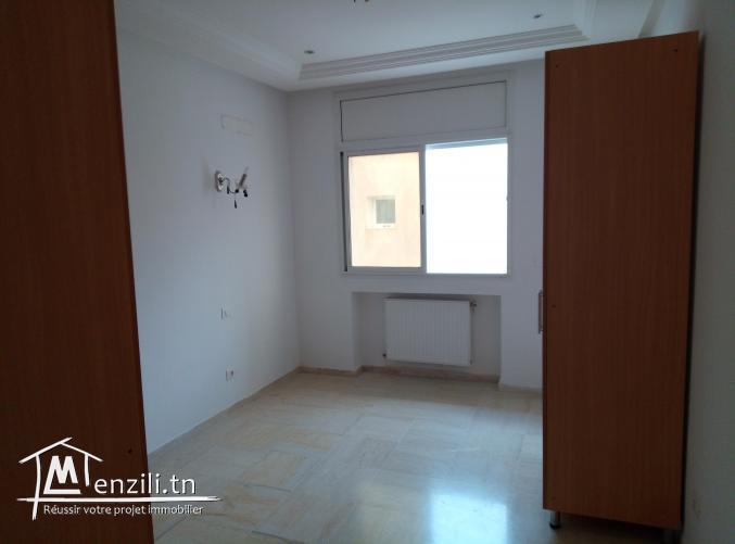 sybEVLM8 Étage de villa à louer aux Jardins de Carthage