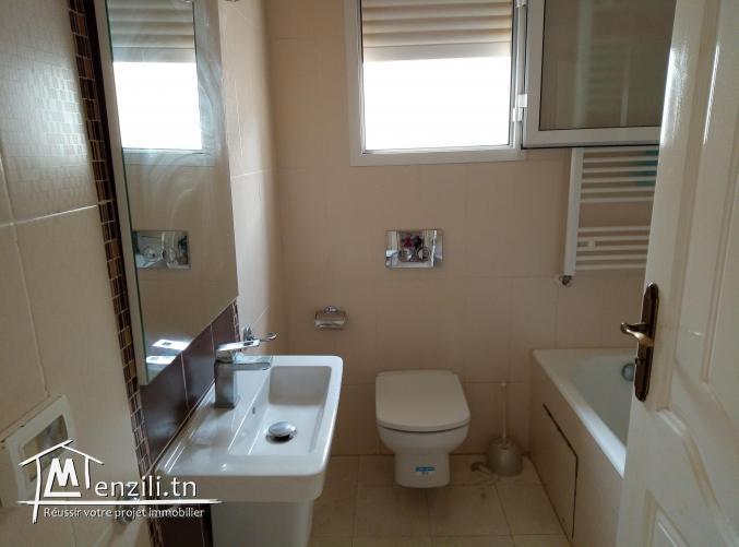 sybEVLM8 Étage de villa à louer aux Jardins de Carthage