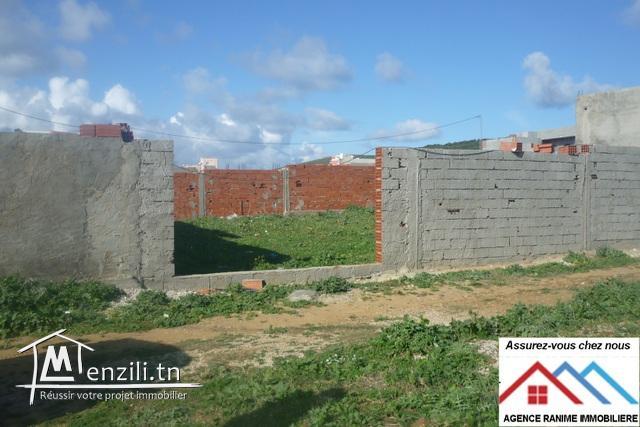 Terrain constructible de 252m2 clôturé