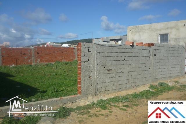 Terrain constructible de 252m2 clôturé