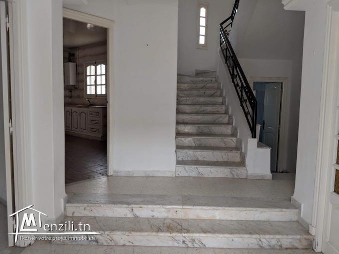 À vendre très belle villa, deux étages, cité Errafaha, Mnihla Ariana