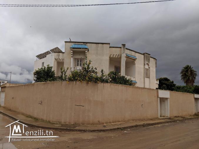 À vendre très belle villa, deux étages, cité Errafaha, Mnihla Ariana