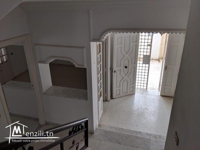À vendre très belle villa, deux étages, cité Errafaha, Mnihla Ariana