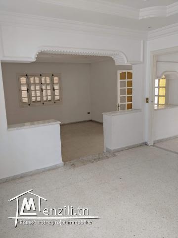 À vendre très belle villa, deux étages, cité Errafaha, Mnihla Ariana