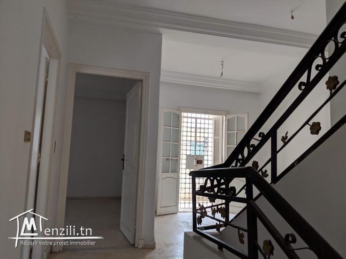 À vendre très belle villa, deux étages, cité Errafaha, Mnihla Ariana