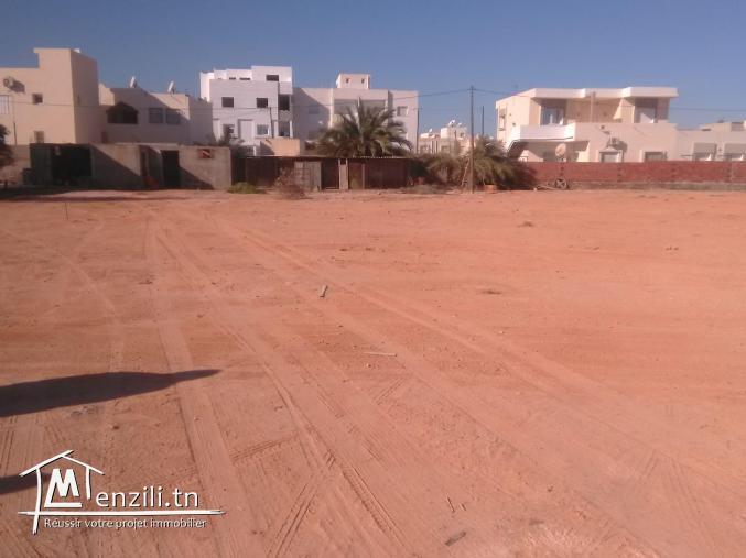 للبيع عدد 2 أرض في زنقة العش حبانة 1