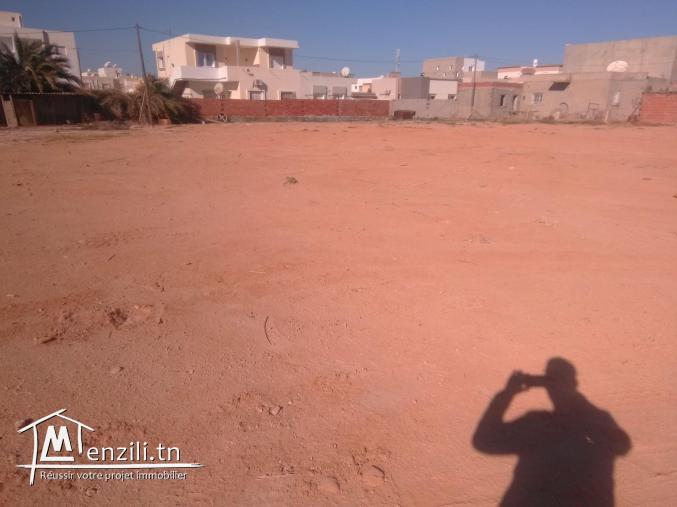 للبيع عدد 2 أرض في زنقة العش حبانة 1