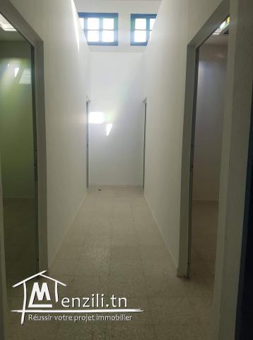 A louer local rue du metro Ariana (à côte du terminus station metro Ariana)