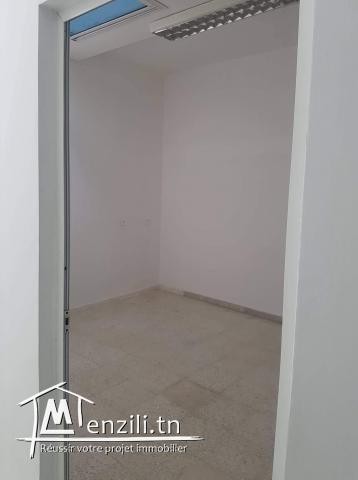 A louer local rue du metro Ariana (à côte du terminus station metro Ariana)