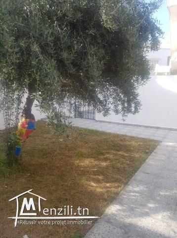 A louer local rue du metro Ariana (à côte du terminus station metro Ariana)