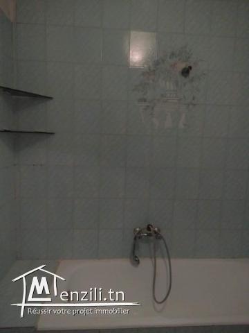 Une Villa sur le plus haut point de Ben Arous avec titre bleu.