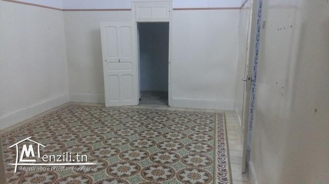 A vendre une maison comprenant 2 appartements