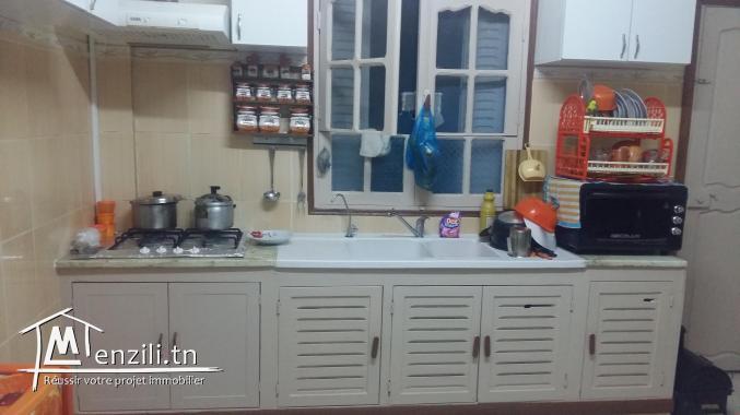 A vendre une maison comprenant 2 appartements