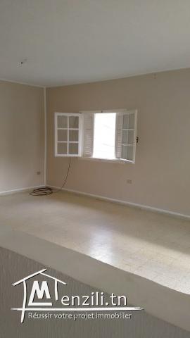 A vendre appartement 1er etage a cite wali bizerte