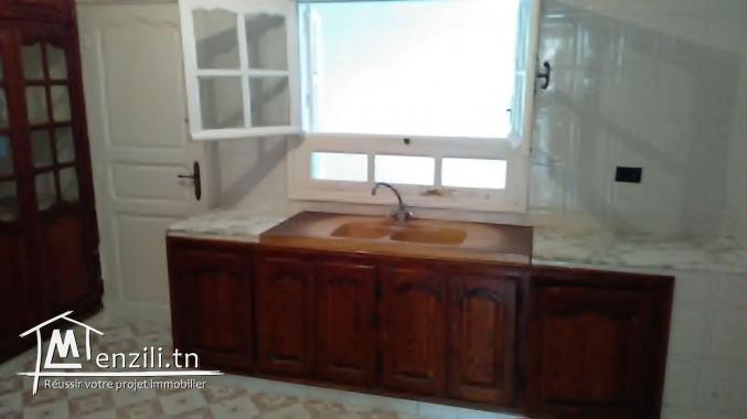 A vendre appartement 1er etage a cite wali bizerte