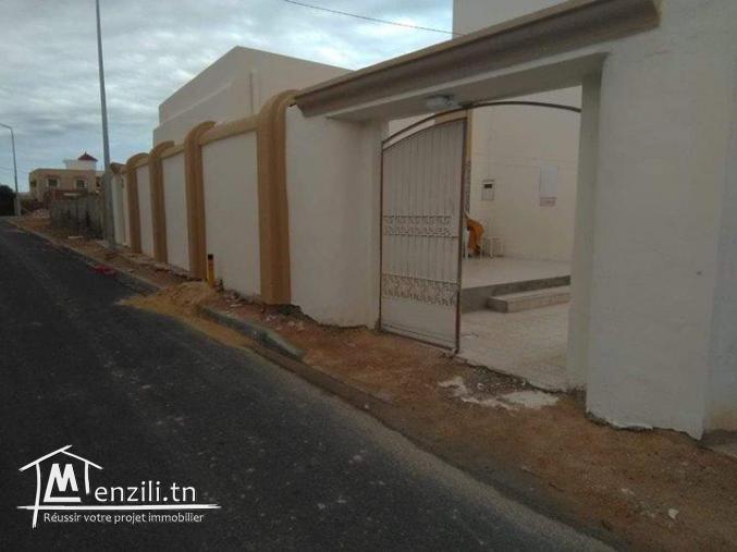 فيلا للبيع في طريق حبانة كم 5