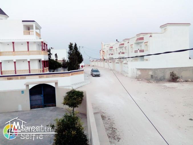 Villa à Mahdia (Salakta) à côté de la plage, état neuf (275 mille négociables)